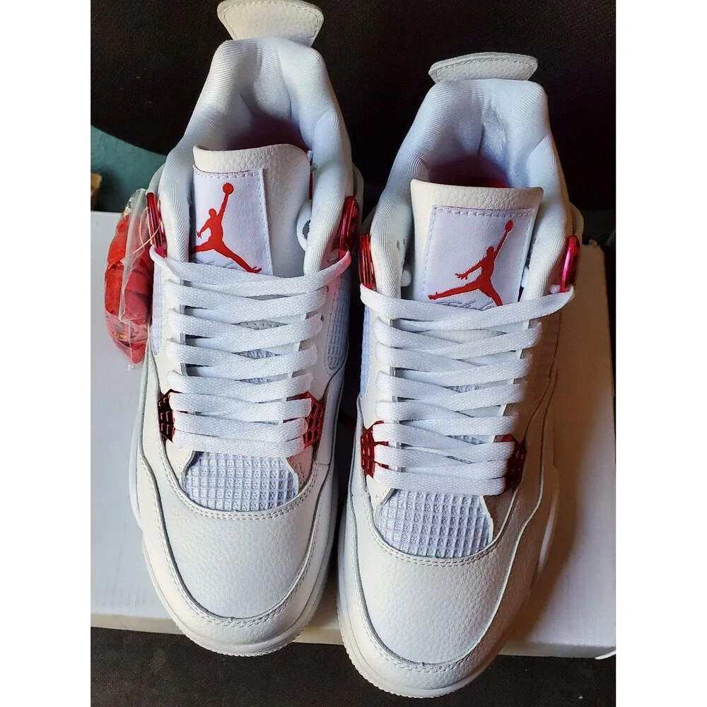 Air Jordan 4 Retro Metallic Red. Size 9.5